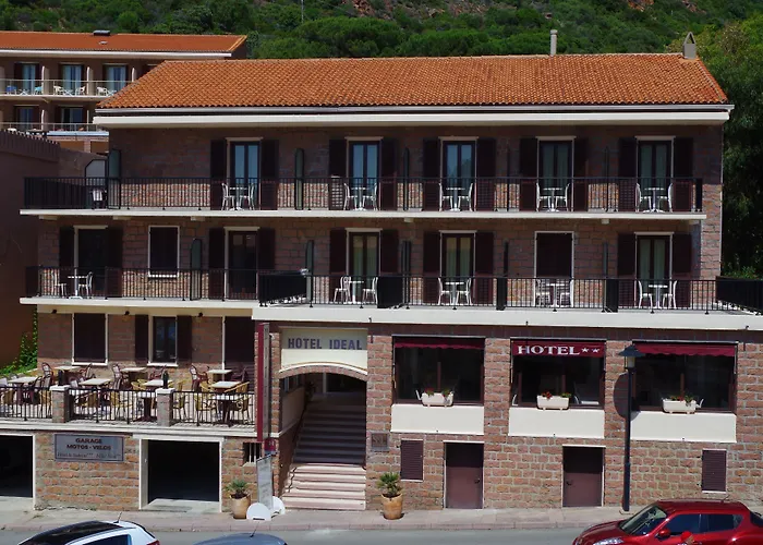 Ideal Hotell 2*
