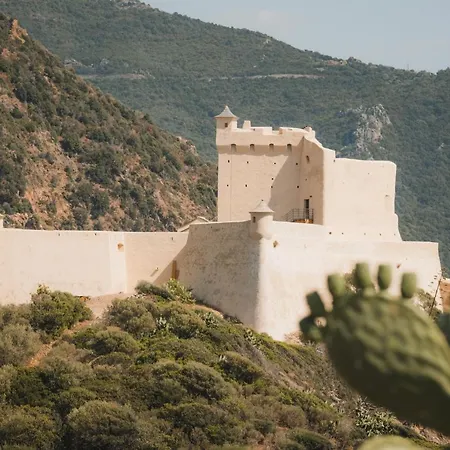 Idéal 2* Porto (Corsica)