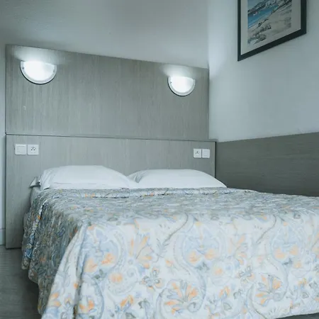 Ξενοδοχείο Ideal 2*