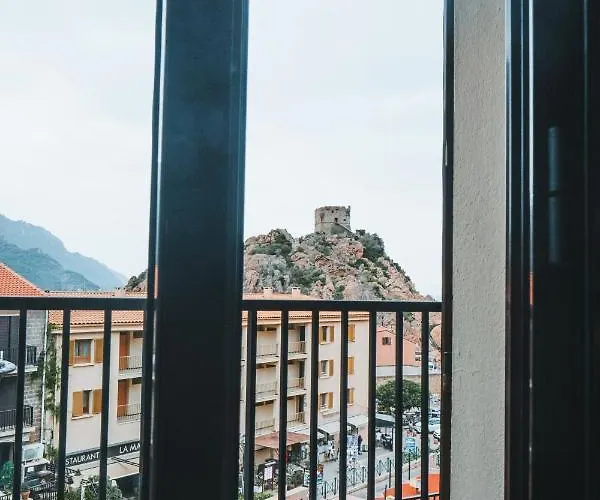 Idéal 2* Porto (Corsica)